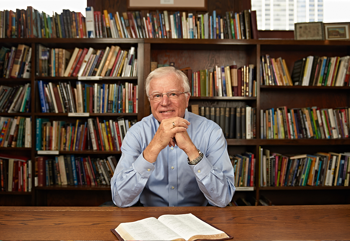 Photo-of-Dr-Lutzer-for-March-2021.png